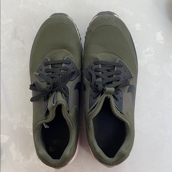 Two pair of Nike air max golf shoes. Size 12. - Picture 3 of 9